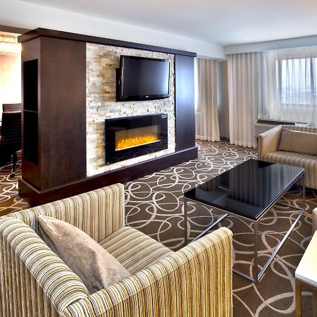 Crowne Plaza Kitchener-Waterloo, An Ihg Hotel Екстер'єр фото