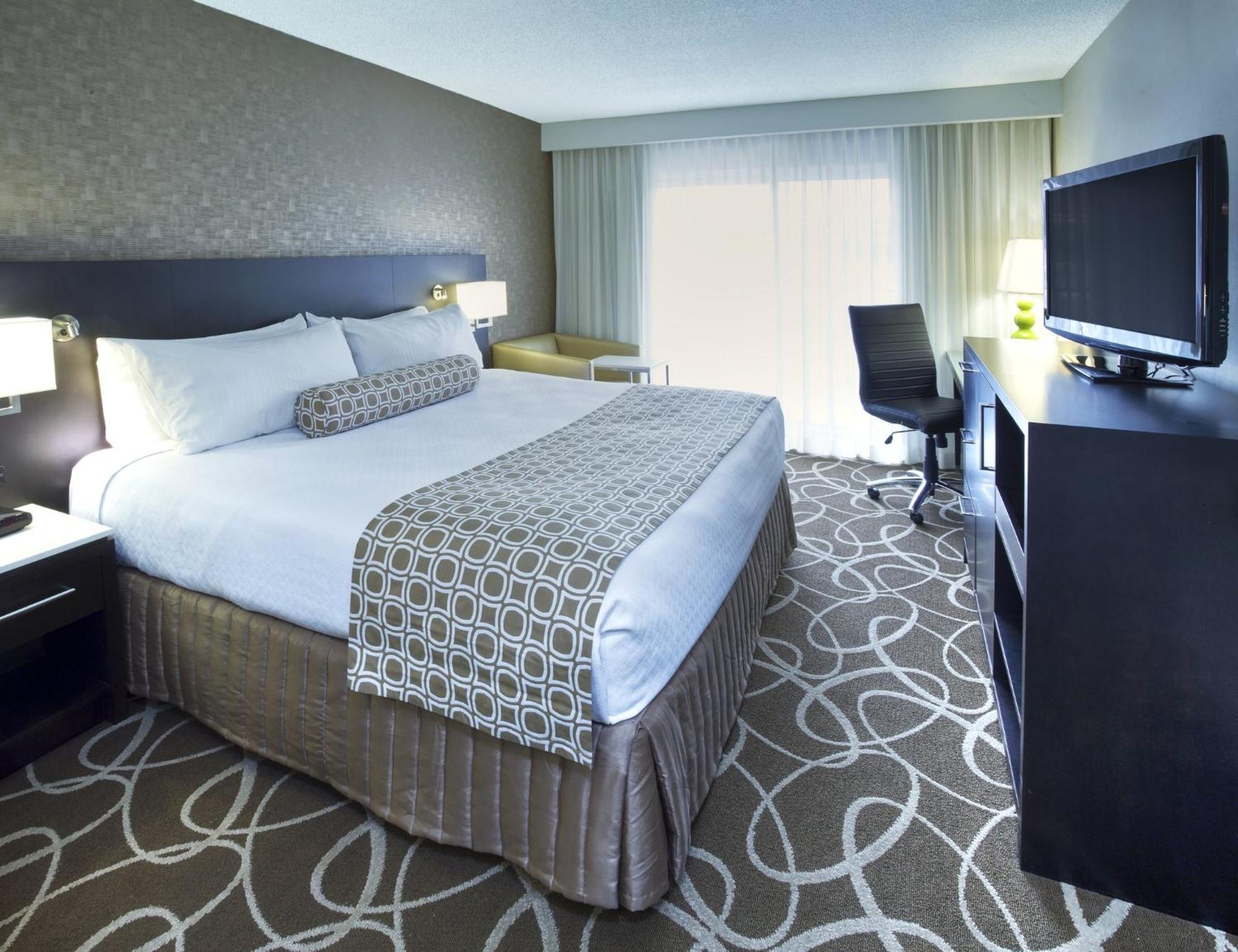 Crowne Plaza Kitchener-Waterloo, An Ihg Hotel Екстер'єр фото